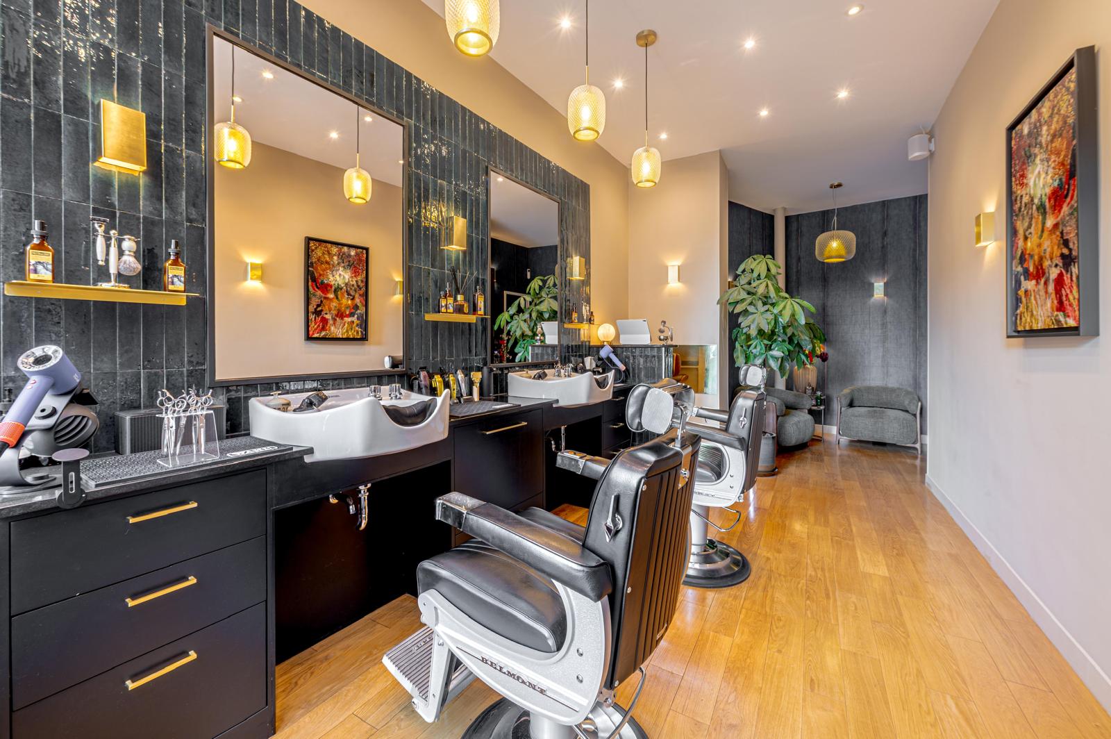 Intérieur du salon L'Instant Barbier